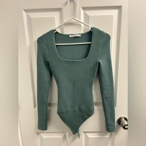 NWOT Abercrombie Ribbed Square-neck Long Sleeve Bodysuit in Green size XXS